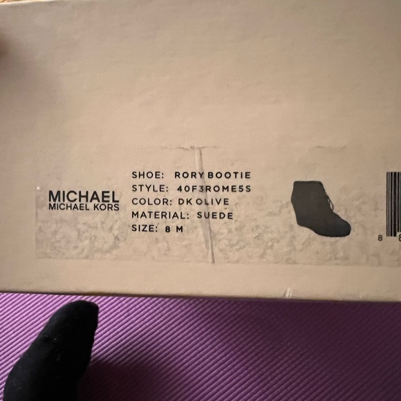 Michael Kors Booties size 8 lightly worn olive green - Picture 4 of 4